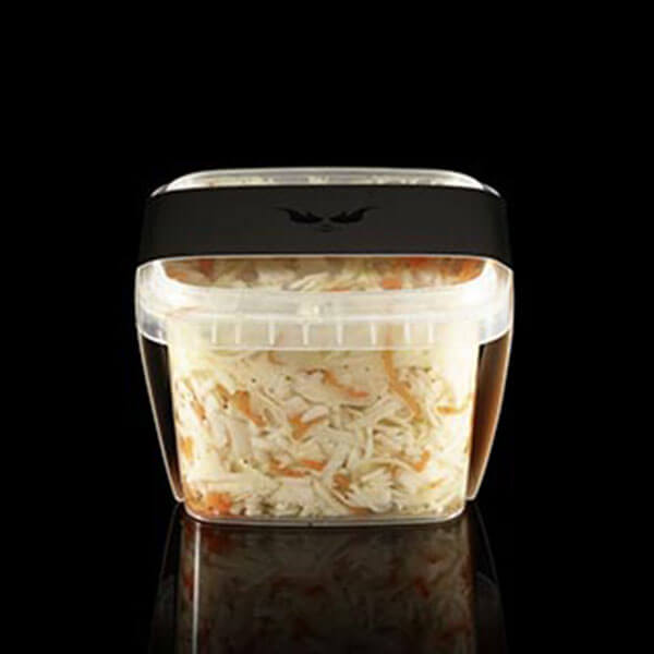 Salade de chou dans les mets cuisinés de la boucherie.